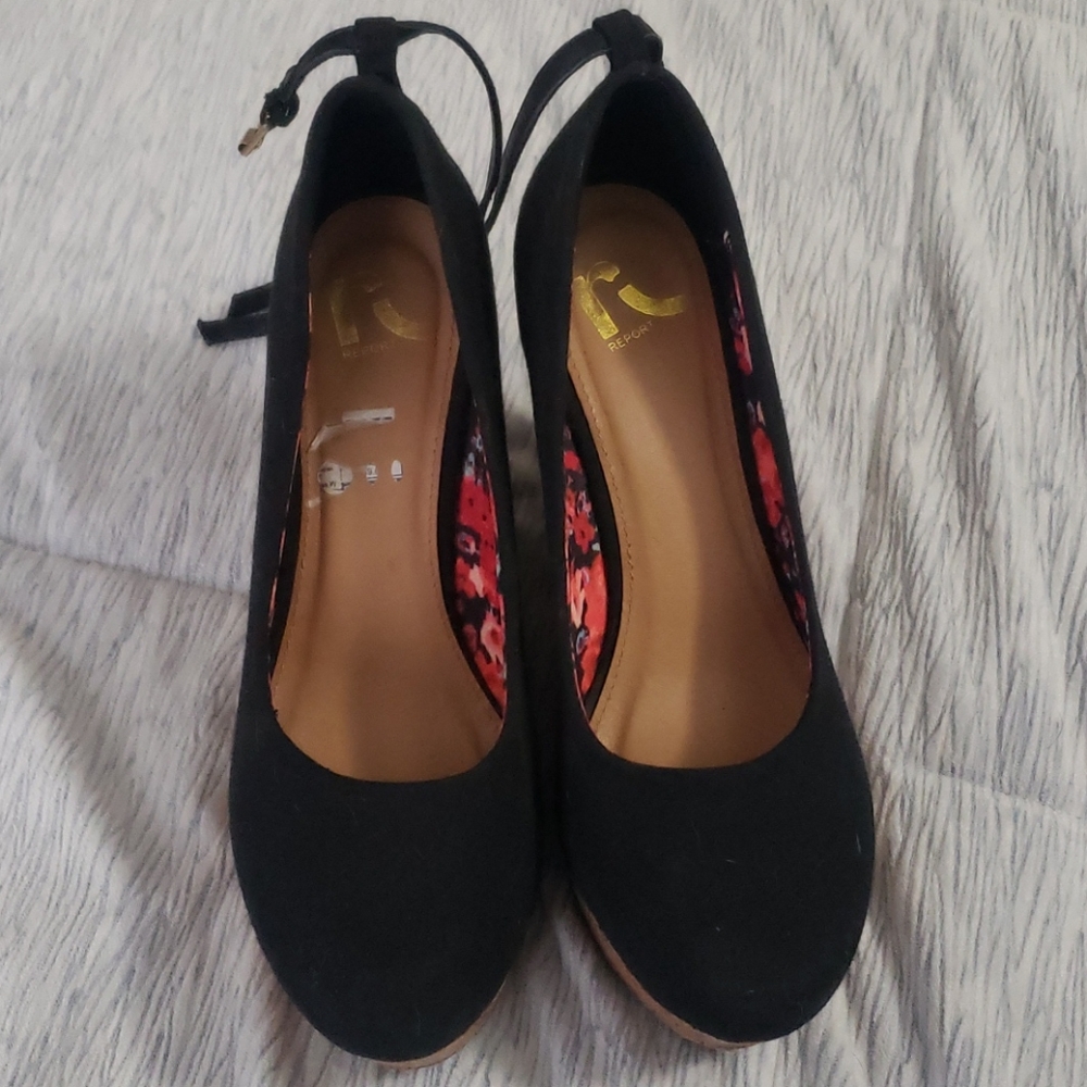 Dress shoes